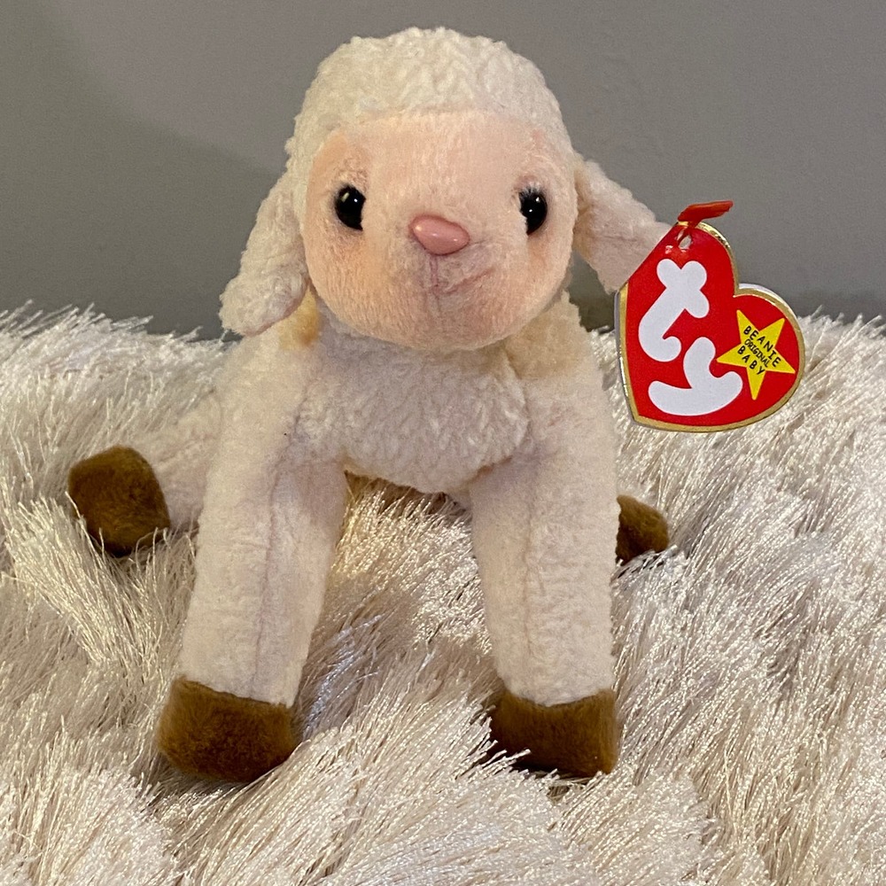 RARE Ty Beanie Baby EWEY the lamb w/ crooked nose! Major cosmetic error! ⭐️⭐️⭐️